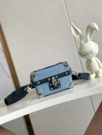 Picture of Louis Vuitton Mens Bags _SKUfw202699961fw